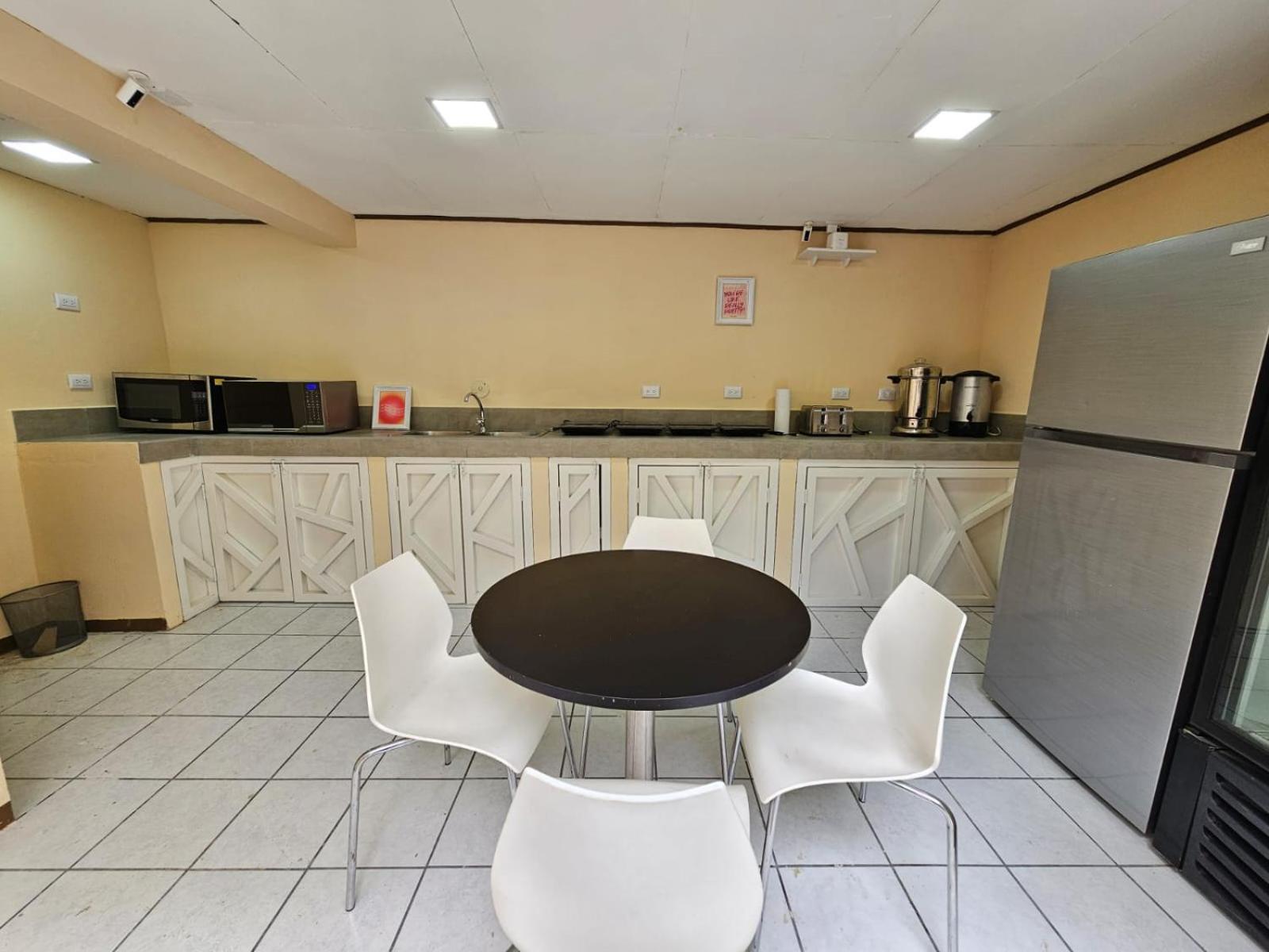 Hostel La Cali Inn ซานโฮเซ ภายนอก รูปภาพ