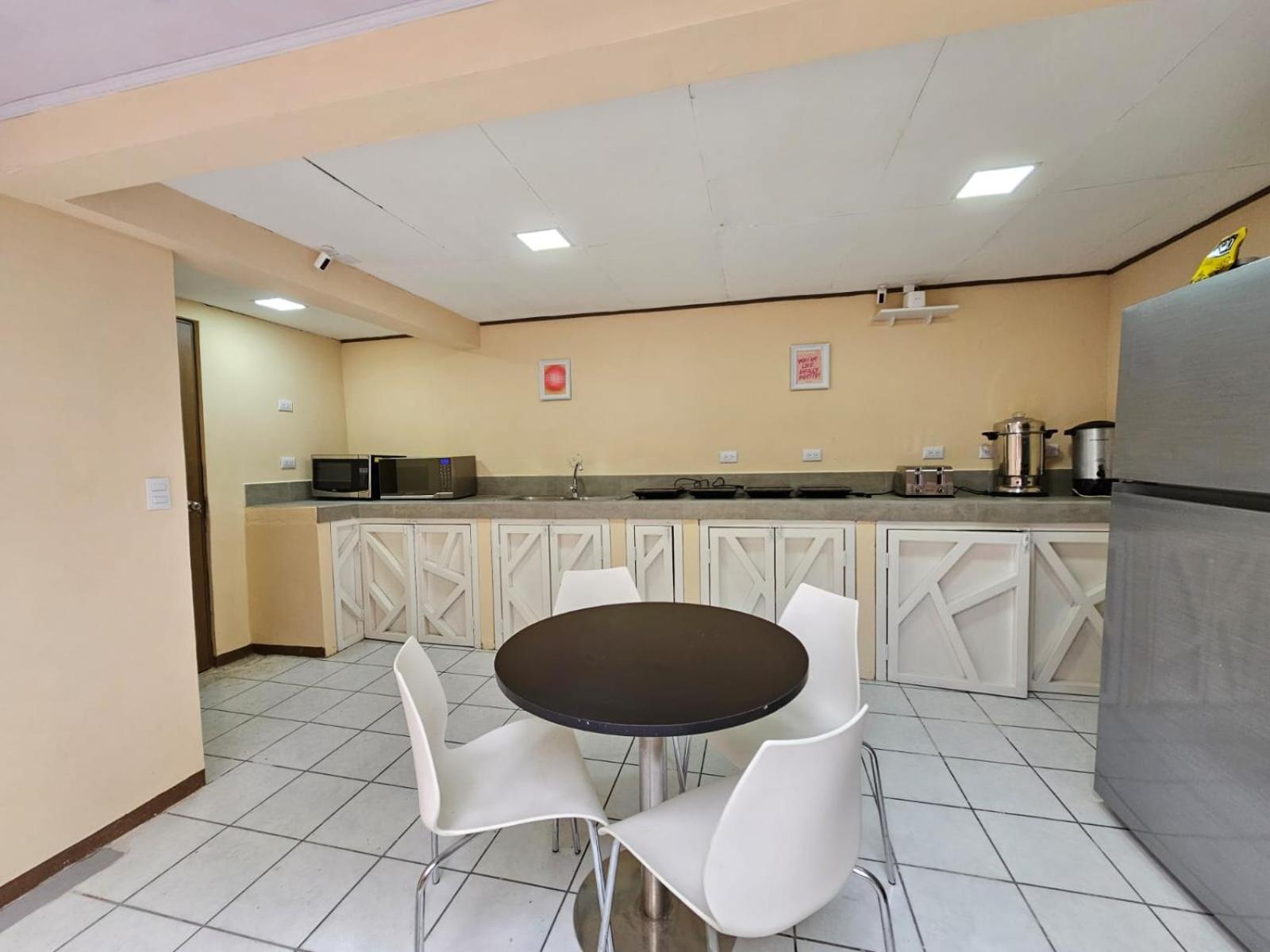 Hostel La Cali Inn ซานโฮเซ ภายนอก รูปภาพ